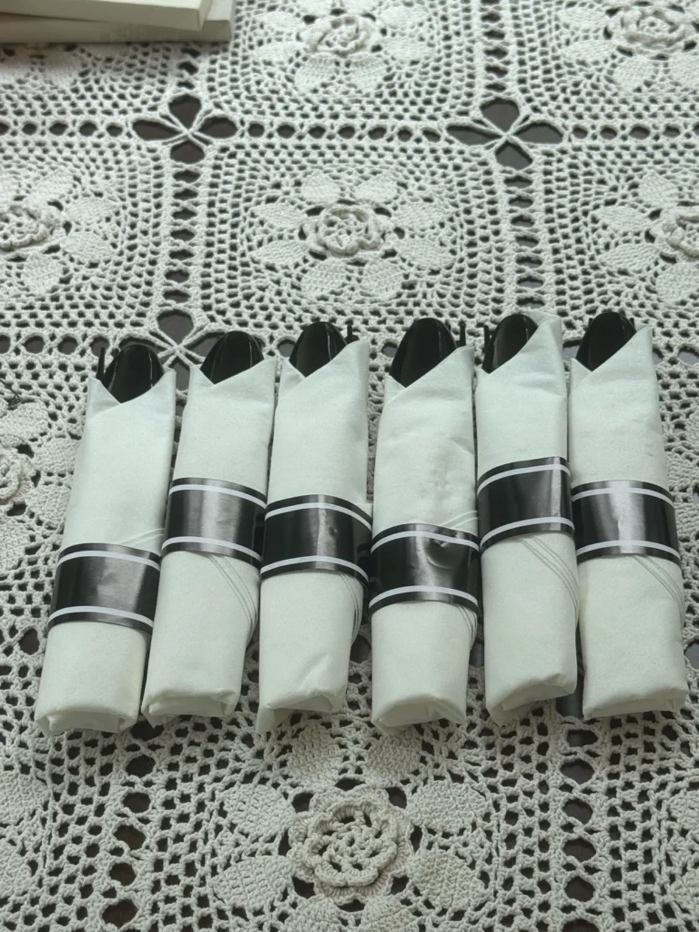 Set of 6 New never used Baroque Disposal Cutlery Knives Forks Spoons Pre-rolled